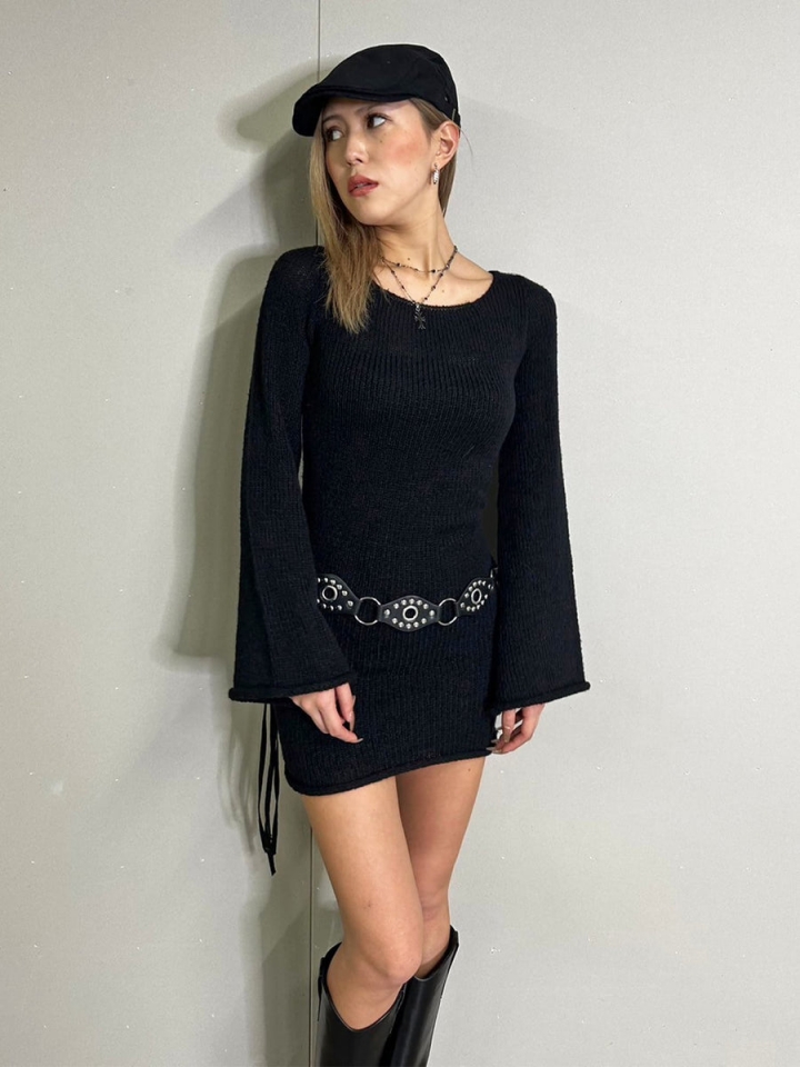 バックオープンニットワンピース